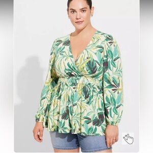 Torrid Floral Print Textured Knit Surplice Puff Sleeve Babydoll Top Size 3X